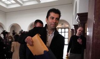 Пак викат Кирил Петков на разпит в прокуратурата