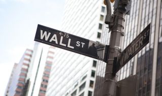 "Уолстрийт" изтри $1,3 трилиона от технологичните акции