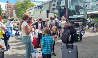 Започна преместването на украинските бежанци от хотелите в Слънчев бряг