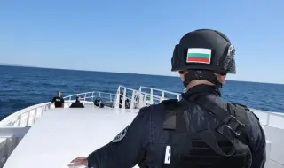 Кораб-фантом само с двама украинци на борда се появи край Бургас