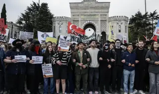 Отстраненият кмет на Истанбул Имамоглу призова симпатизантите си да се съберат