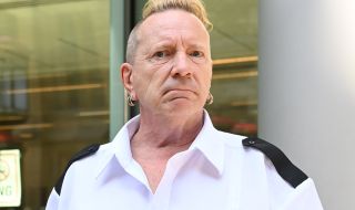 Джони Ротън от "Sex Pistols" разказа как е преживял смъртта на съпругата си