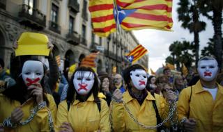 Испанският съд вдигна мерника на каталунски лидери