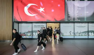 Силен дъжд блокира полети на летище „Сабиха Гьокчен“ в Истанбул