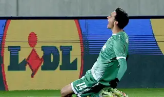  Исторически хеттрик за Петър Станич в Европа