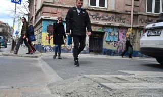 Разследват трагедията с прегазеното момче в центъра на София