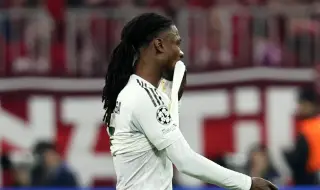 Феновете искат да изгонят халф на Реал Мадрид, но той отказва да си тръгне