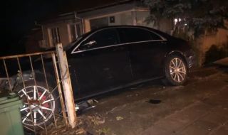 14-годишно момче подкара луксозен автомобил и се вряза в ограда
