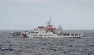 Напрежение в Южнокитайско море! Китайски кораби и самолети патрулират около спорна плитчина 