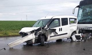 Рапърът Устата оцеля след тежка катастрофа (СНИМКИ)