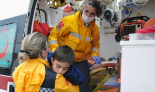Десетки бежанци загинаха край бреговете на Турция