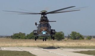 Хеликоптер се включва в гасенето на горския пожар край Твърдица