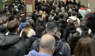 Метрото е препълнено заради протеста