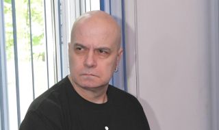 Николай Слатински: Слави Трифонов се изложи с плагиата Петър Илиев