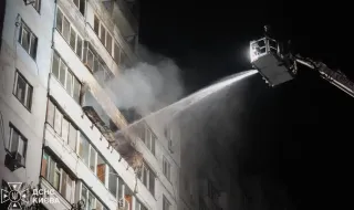 Руски дрон удари жилищен блок в Киев, има четирима ранени