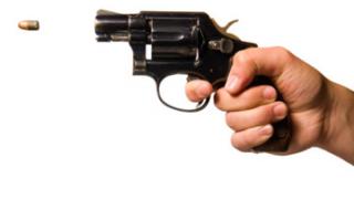 Простреляха жена, кучето й лаело много силно