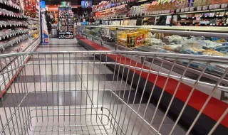 Price drops for some foods in supermarkets in Greece