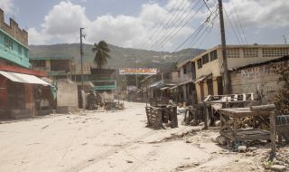 Католически организации продължават да помагат на Хаити
