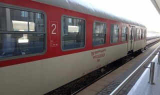 БДЖ пуска два допълнителни нощни влака до Бургас