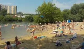 Трима убити и шестима ранени при украинска атака срещу плаж в Курск 