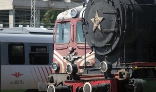 Локомотив на пътнически влак се запали край Павликени