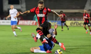 Страхотна новина за нападател на Локомотив София