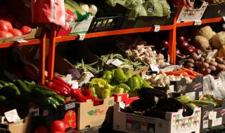 Ядем повече вносни плодове и зеленчуци, отколкото родни