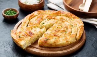 Рецепта на деня: Баница с кисело зеле