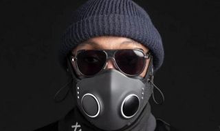 Рапърът Уилям Адамс представи защитна маска за $300