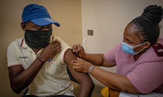 Коронавирусът скоро като грипа и варицелата? Какво показва примерът с Африка.