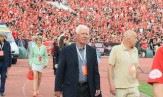 Легенда на "червените": Да пуснат на футболистите клипче от мача с Аякс, да видят как се играе за ЦСКА