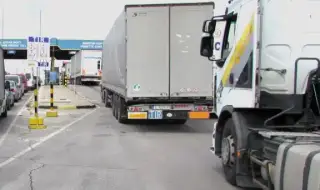 Интензивен трафик на камиони на излизане към Румъния и Турция