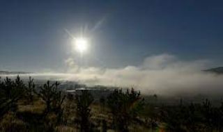 Слънце разкъсва мъглите