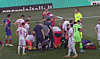 Пореден кошмар във футбола: Футболист колабира по време на мач от евротурнирите (ВИДЕО)