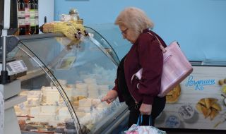 Търговска верига спира продажбата на вид сирене