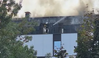 Пожар на покрив на нова сграда в Дружба 2