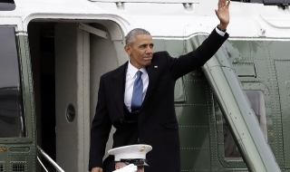 Семейство Обама напусна Вашингтон с хеликоптер