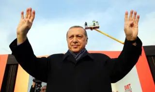 Историческа визита: Ердоган пристига в Ирак, посещава Кюрдистан