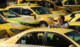 Таксиметровите шофьори: Блокираме София, ако не изпълнят исканията ни
