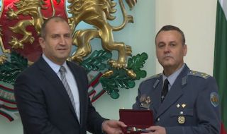 Правителството предлага на президента да пенсионира генерал Радостин Илиев