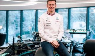 Шумахер пред завръщане: Отбори във Формула 1 му предлагат договори