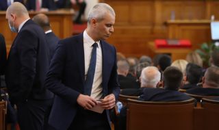 Костадин Костадинов се отказа от депутатския си имунитет