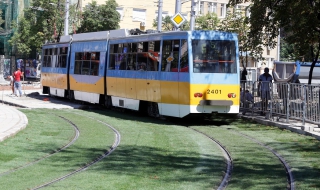 Движението покрай Руски паметник е възстановено