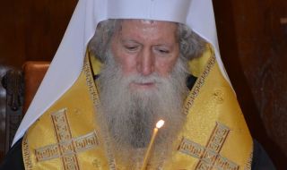 Патриарх Неофит: Молим се за душите на загиналите 