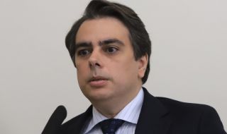 Василев: Не е удачно да се сменя управителят на БНБ