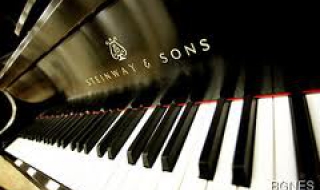 Популярна фирма за производство на пиана беше продадена за $ 438 милиона