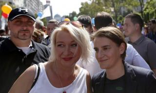 Премиер поведе гей парад в Белград (СНИМКИ)