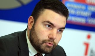 Аркади Шарков: Политическите лидери да се ваксинират пред камерите