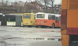 Служител се барикадира в кабинета на главния инженер в гараж "Земляне"