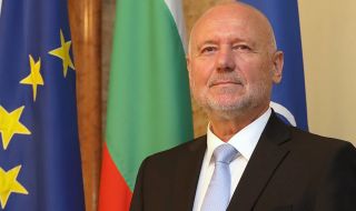 Тагарев: Войната в Украйна засяга националните ни интереси